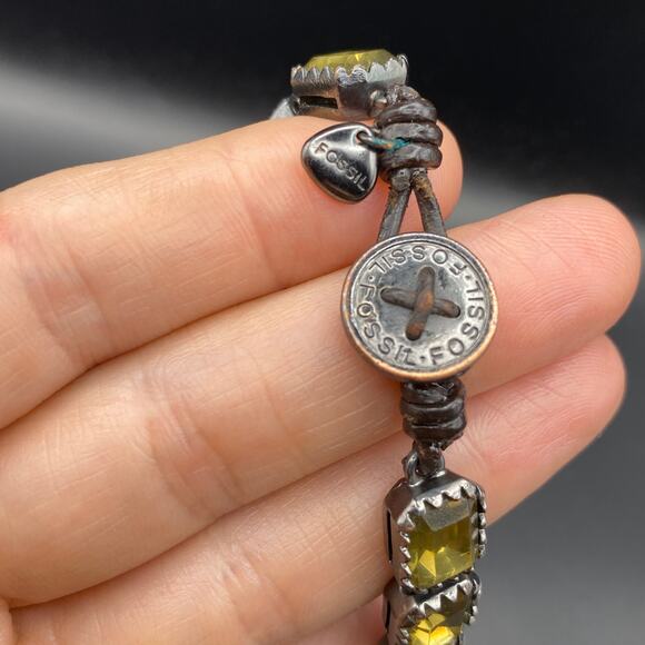 Vintage FOSSIL Antique Gold Tone Green Prong Set Glass Bracelet Toggle Clasp - Picture 7 of 8